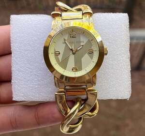 *Fully functional* Michael Kors MK-3161 Gold Chain Link Watch, Slim Runway